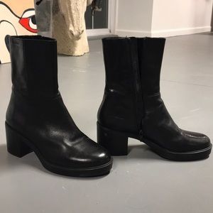 Vagabond Black Heeled Boots